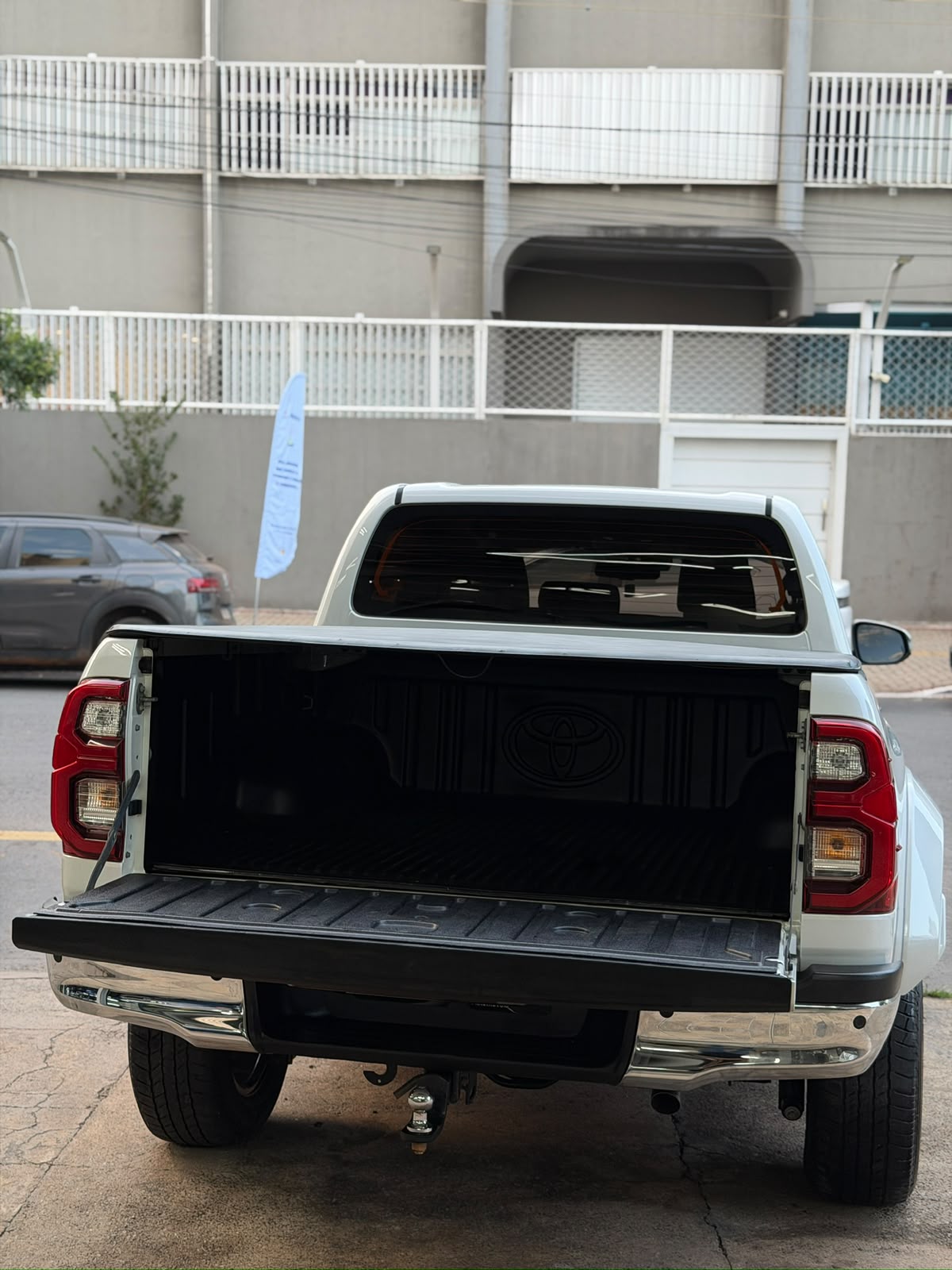 TOYOTA HILLUX 2024 - Foto 6