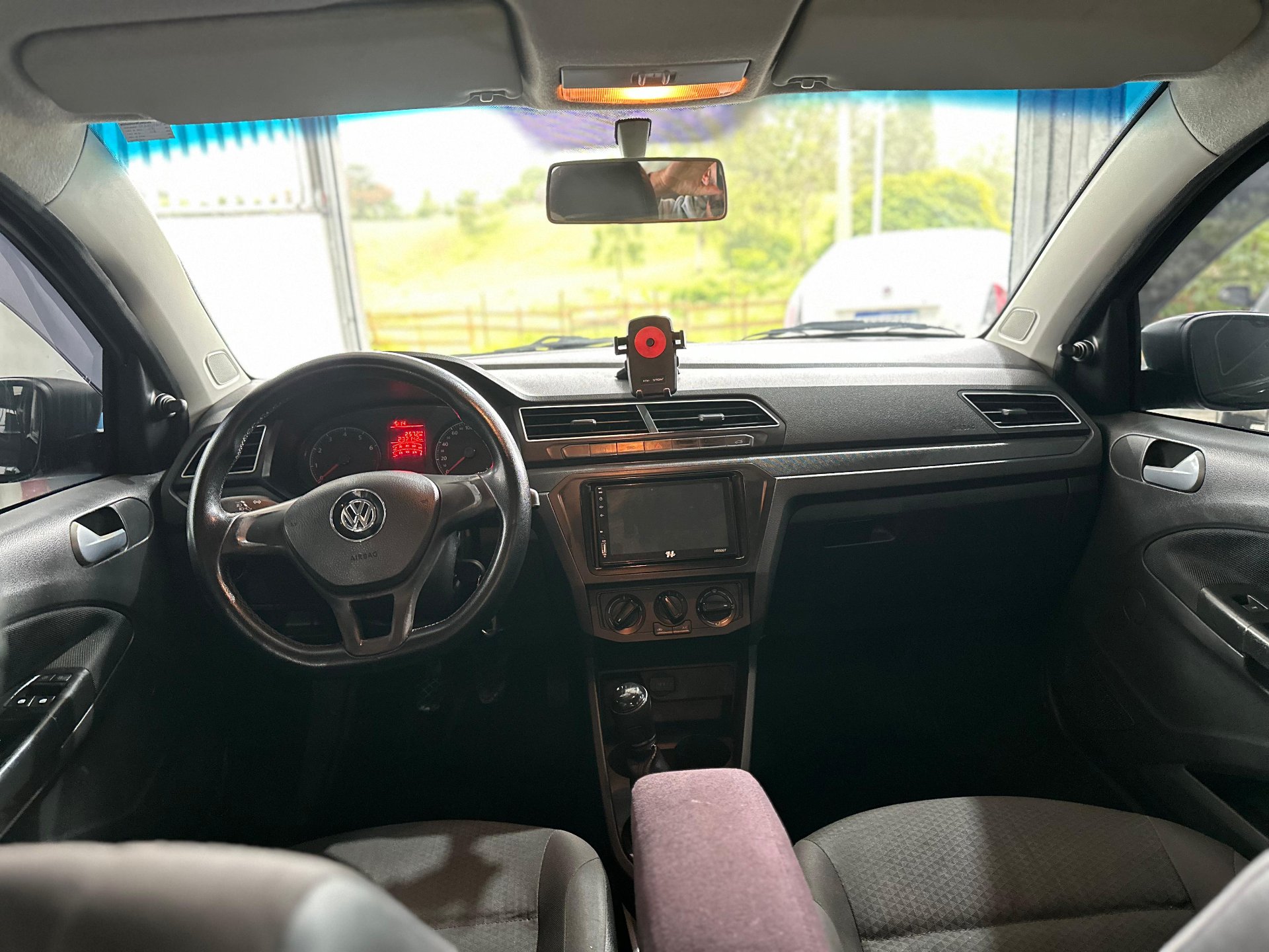 VW VOYAGE 1.6 MSI 2018 - Foto 4