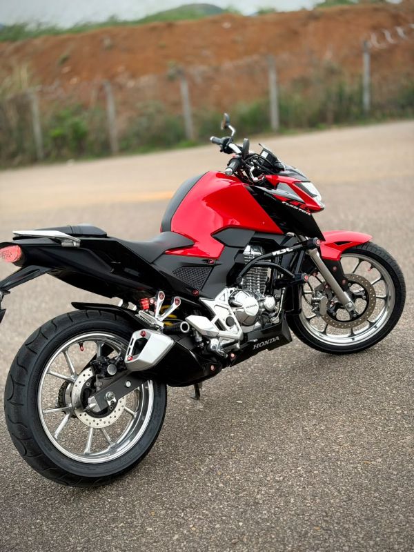 HONDA CB TWISTER 300 2024 - Foto 4