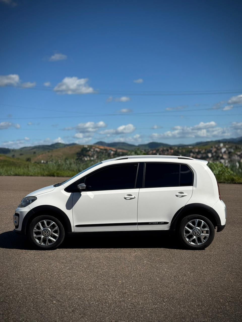 Volkswagen CROSS UP!TSI 1.0 2017 - foto 4