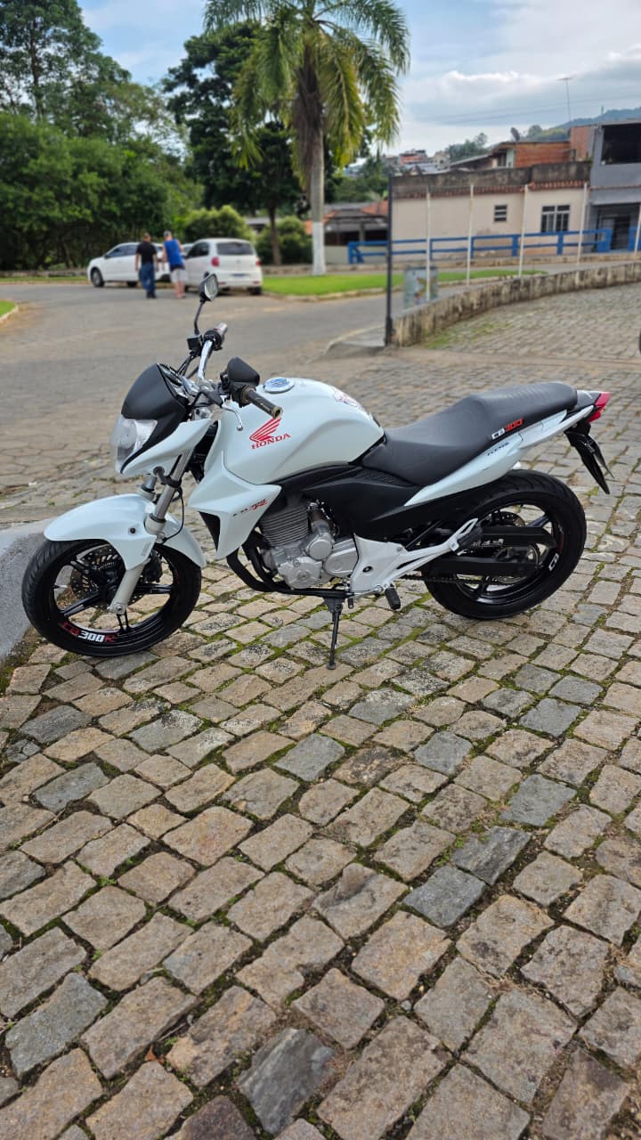 HONDA CB 2014 - Foto 1