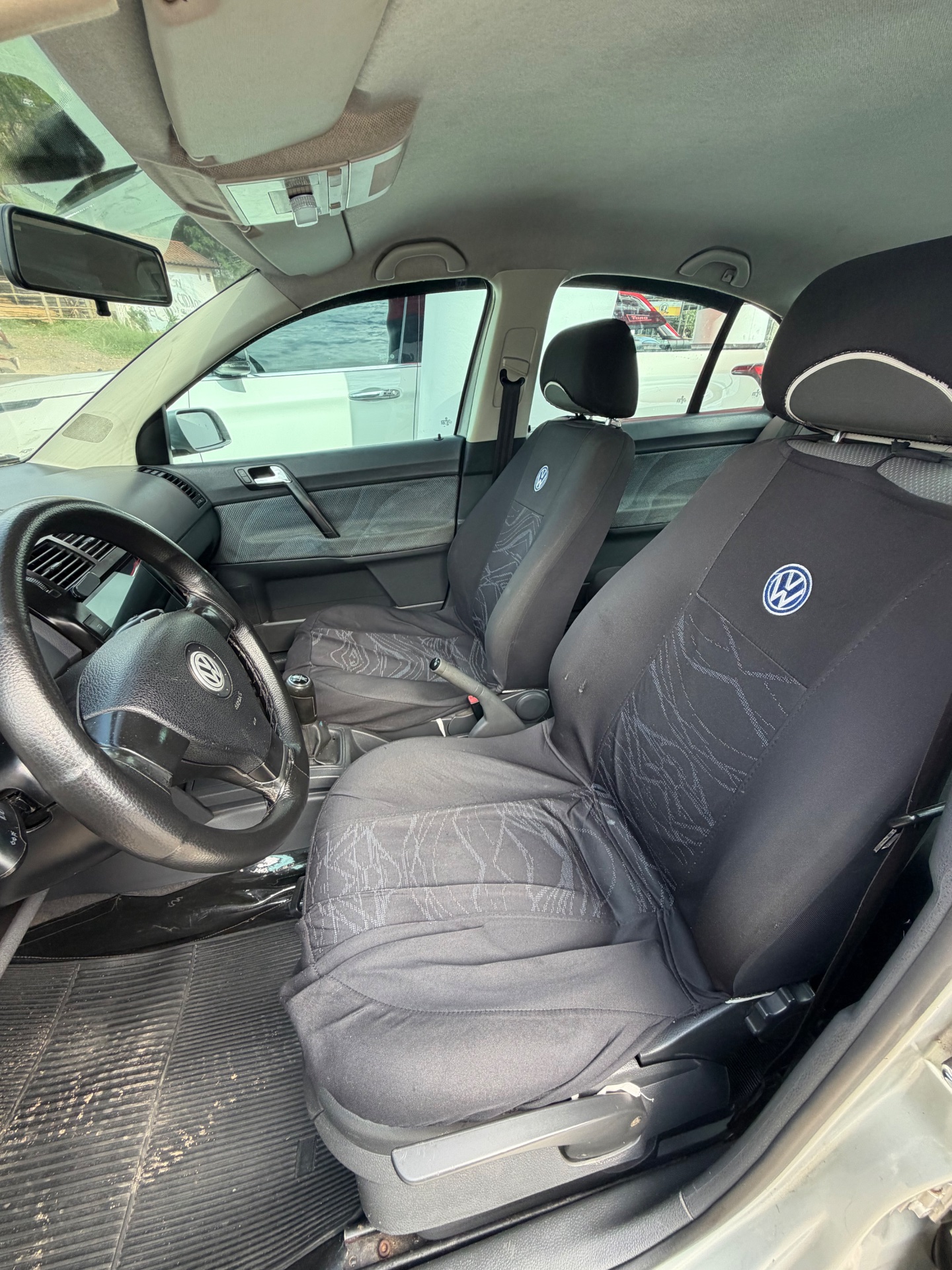 Volkswagen Polo Sedan 2009 - foto 9