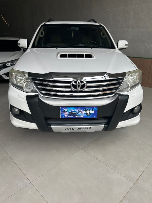 Toyota HILUX SW4 2014