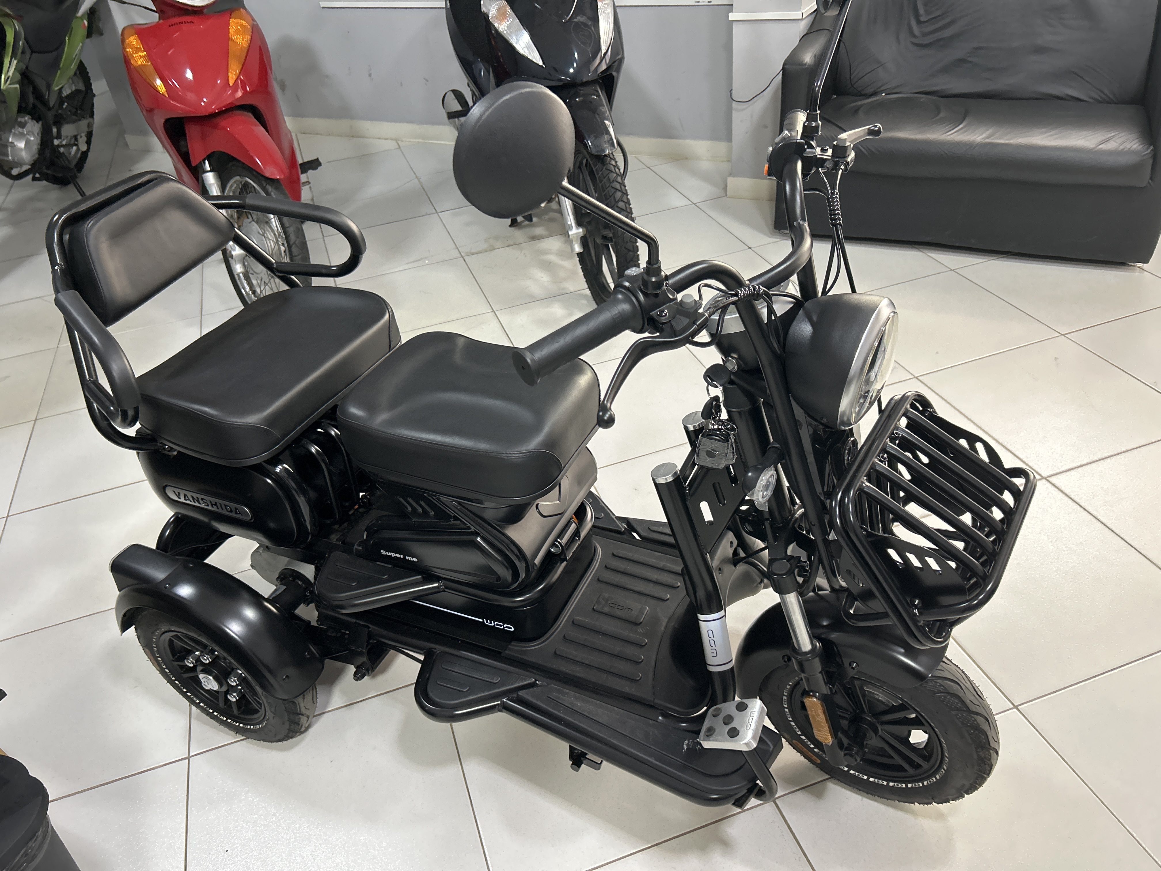 VANSHIDA TRICICLO ELÉTRICO 2026 - Foto 1