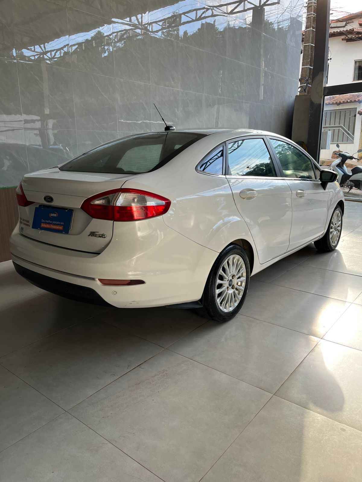 Ford FIESTA SEDAN 2014 - foto 3