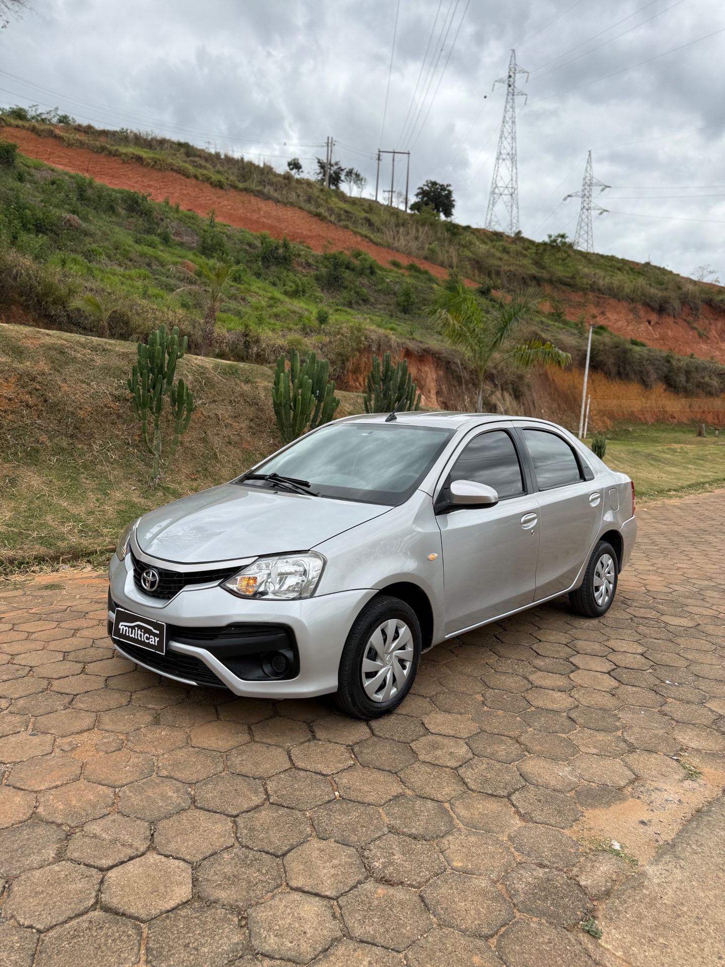 TOYOTA ETIOS SEDAN XS 2018 - Foto 2