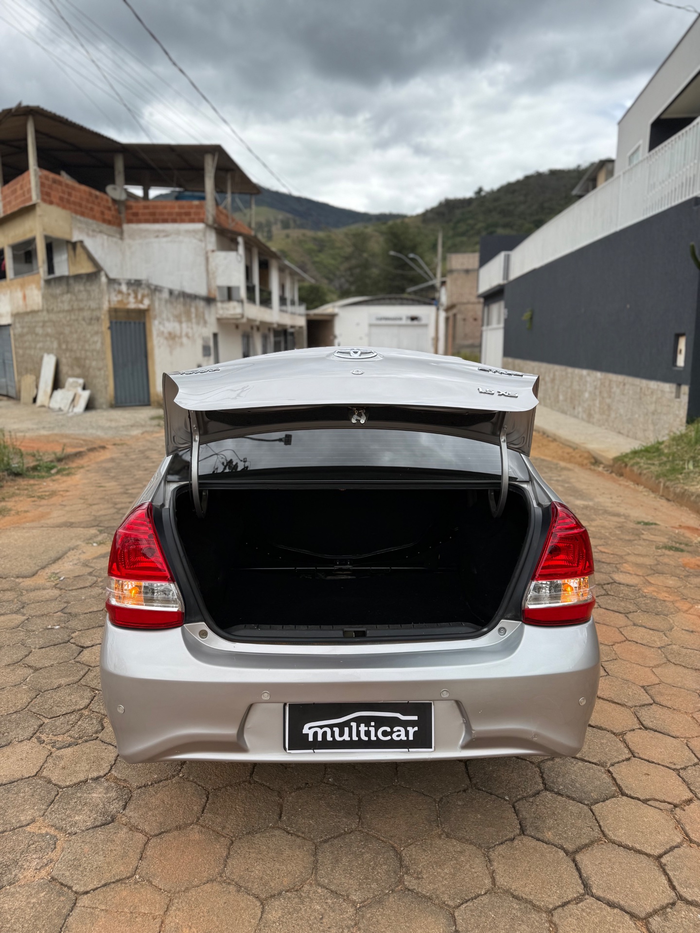 TOYOTA ETIOS SEDAN XS 2018 - Foto 11
