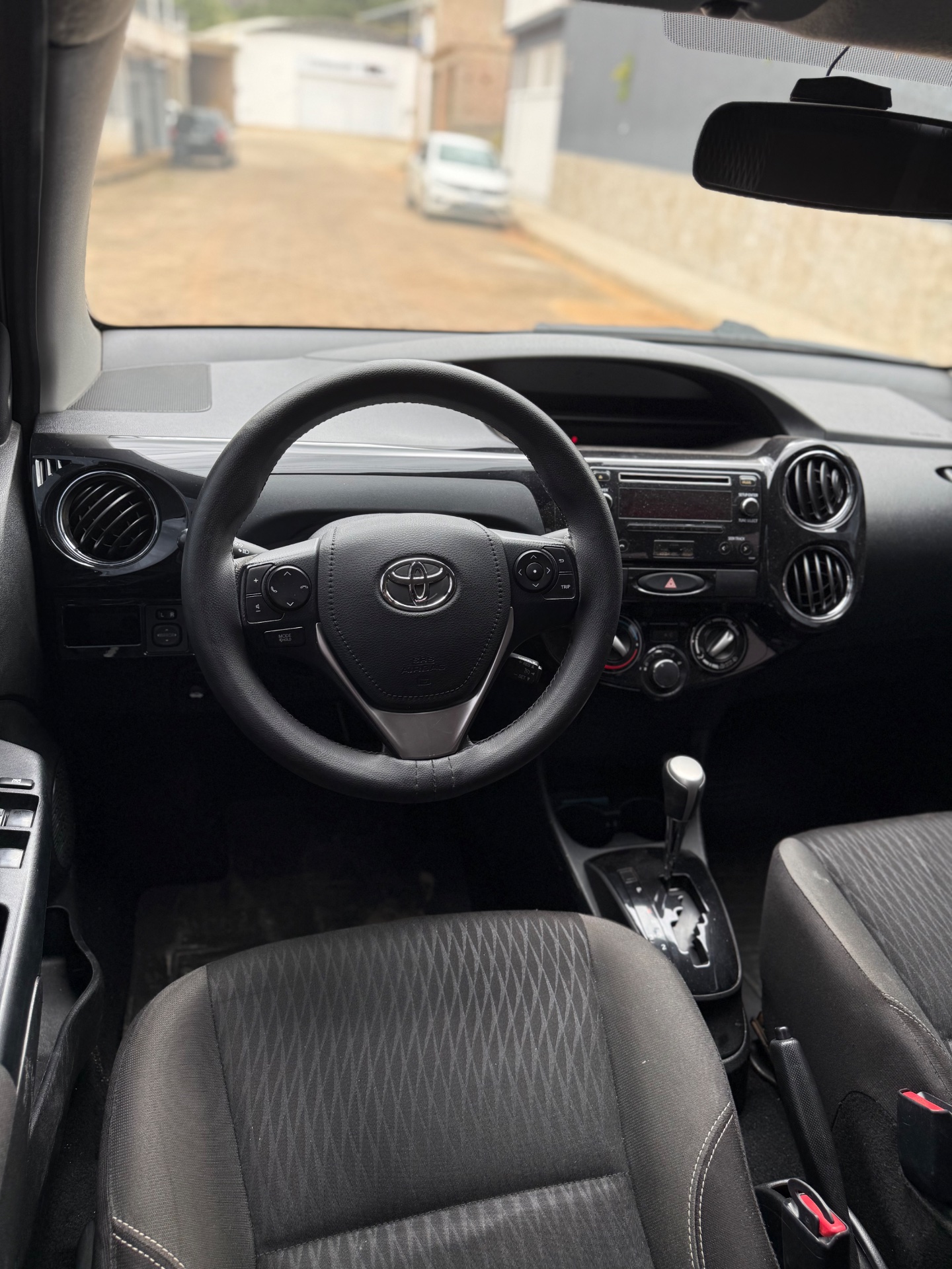 TOYOTA ETIOS SEDAN XS 2018 - Foto 14