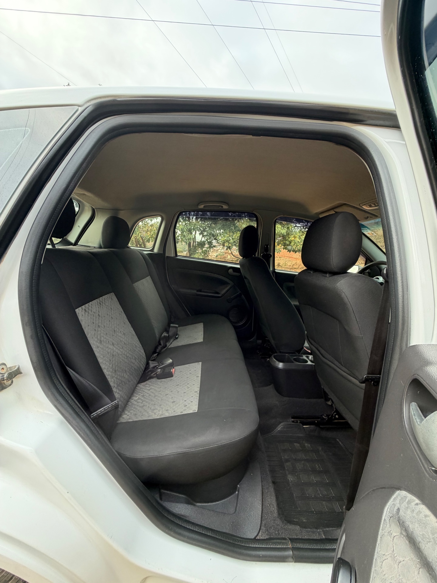FORD FIESTA SE 2014 - Foto 9