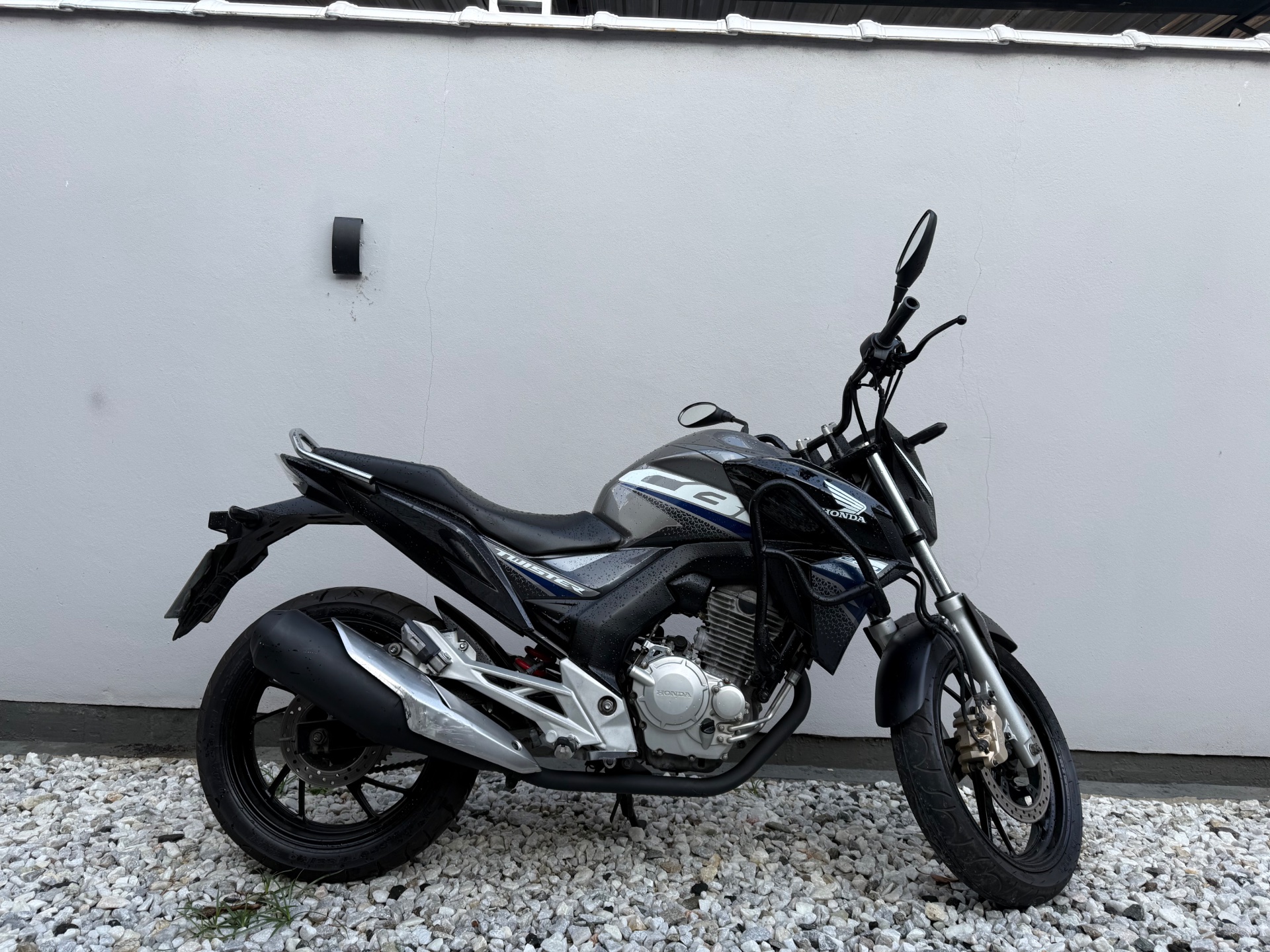 HONDA TWISTER 2020 - Foto 3
